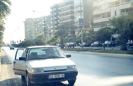 KARSIYAKA, 27 Temmuz 1999 [ Resimi eken: Ertan Tan ]
