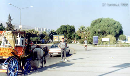 KARSIYAKA, 27 Temmuz 1999 [ Resimi eken: Ertan Tan ]